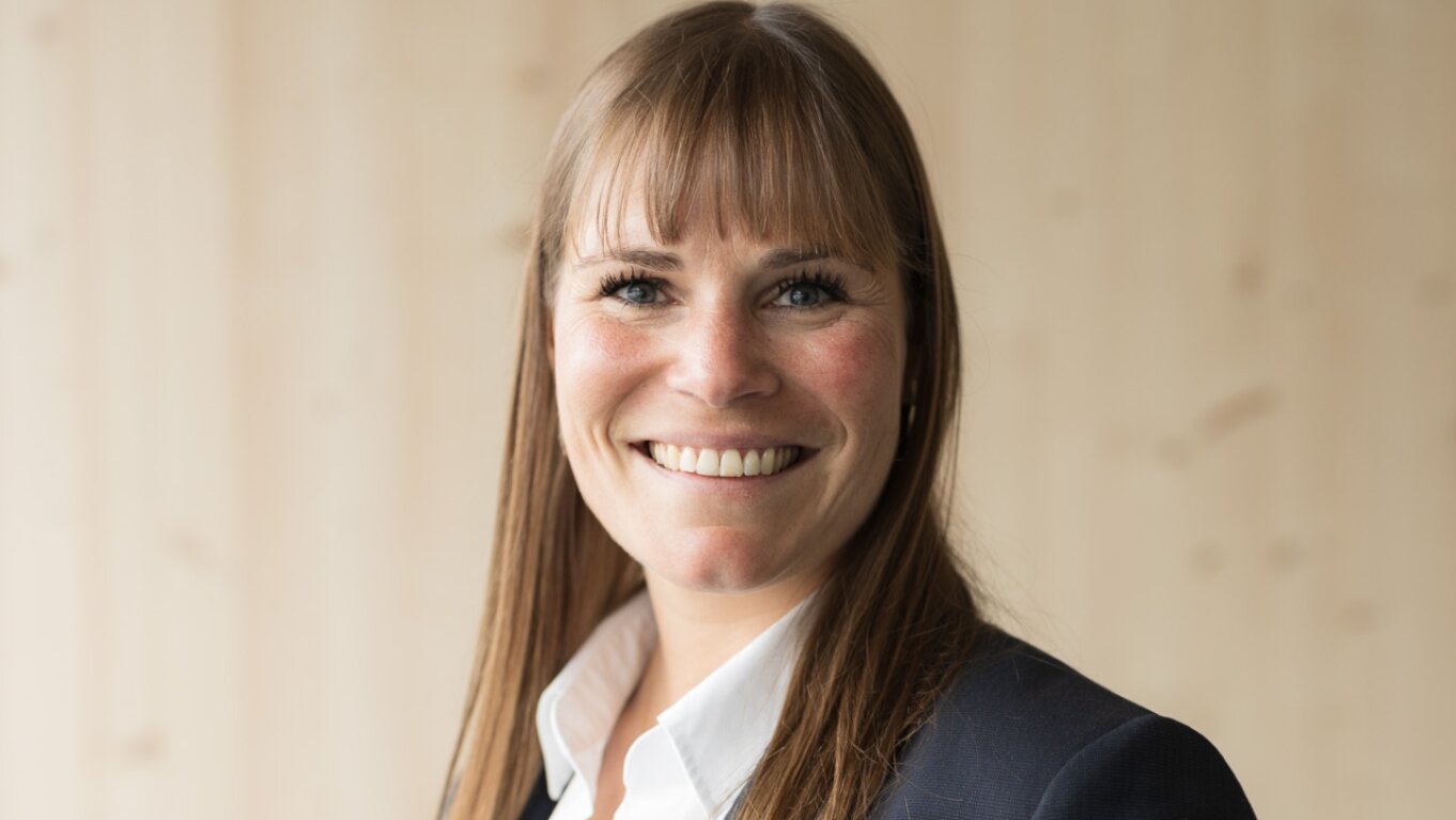 Photo portrait de Carole Moos, nouvelle directrice de myexpo.